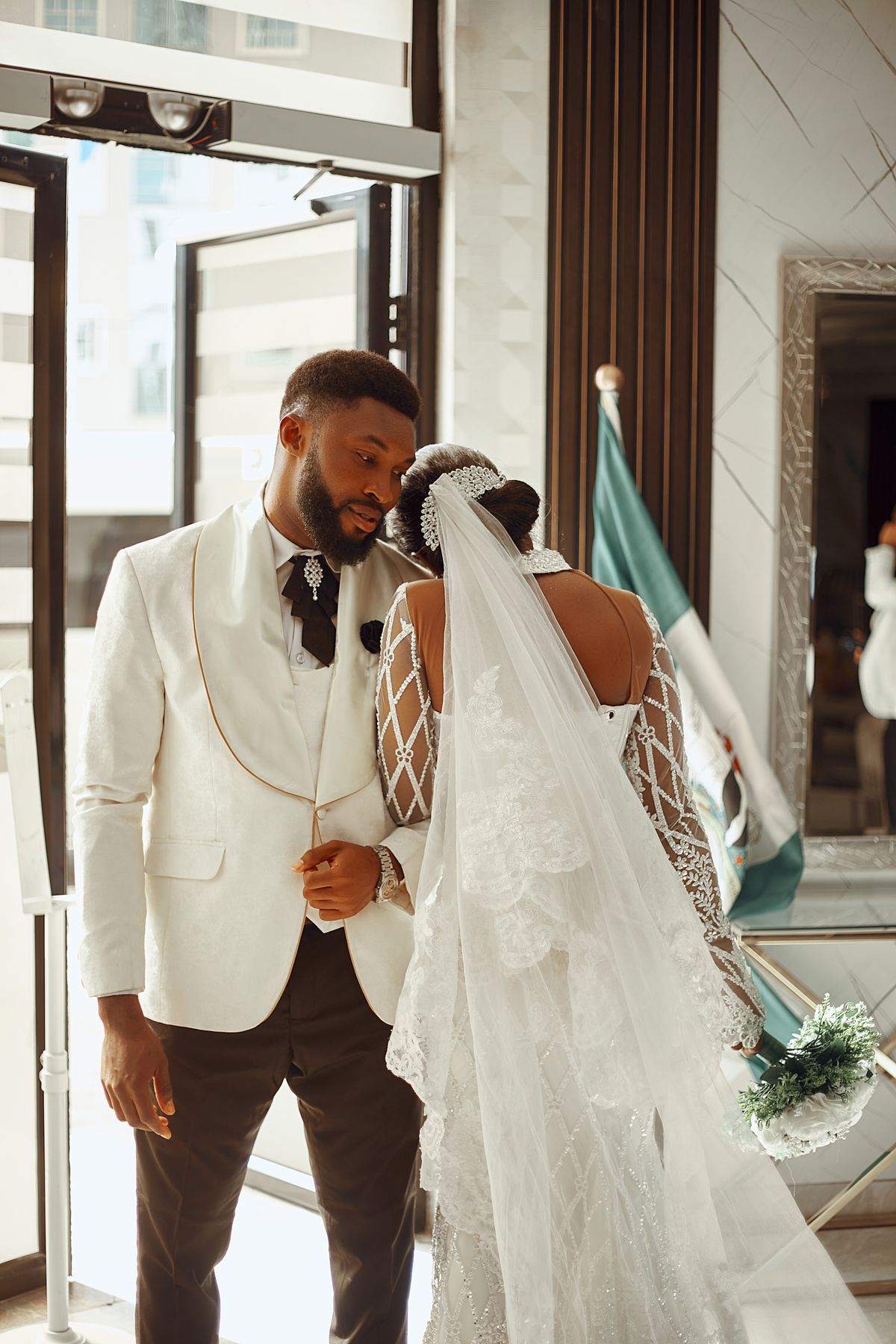Elegant Orlando wedding couple